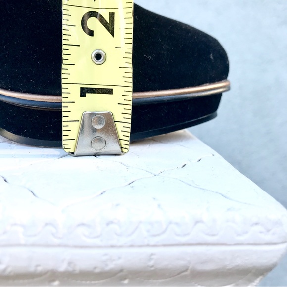 BCBGMAXAZRIA BLACK PLATFORM SUEDE/RABBIT FUR BOOTS - Picture 5 of 8